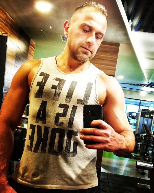 Yazar